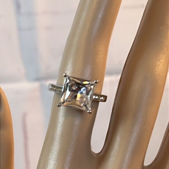 Swarovski Crystal Solitaire Princess Cut Engagement Ring set in Sterling Silver - Picture 6 of 12